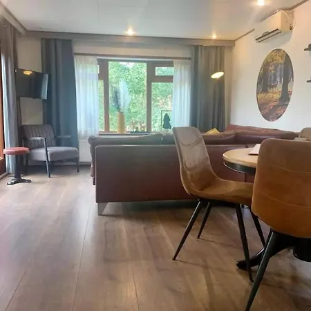 Chalet Op Vakantiepark Dennerhode Prázdninový dům
